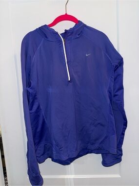 Women’s Nike dri-fit Purple Hooded athletic top size medium